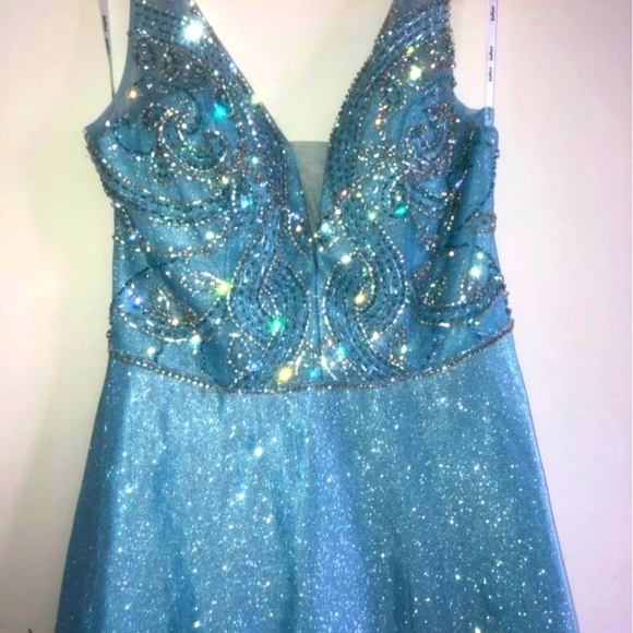 Gown size M (6) Juliet Blue shinning dress + Free shawl 💙 - Picture 2 of 12